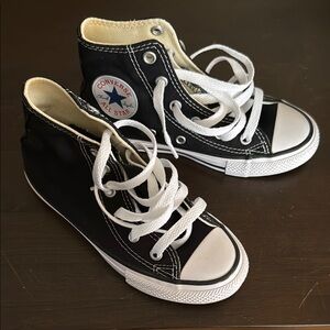 NEW Kids Converse